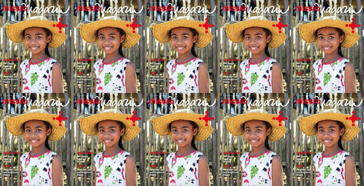 Zehn Cover des missio magazins, Ausgabe 3/2026. Darauf zu sehen ist ein madagassisches Mädchen mit Strohhut, das in die Kamera lächelt.