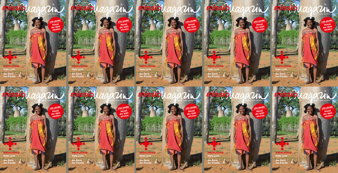 Zehn Cover des missio magazins, Ausgabe 5/2026. Der Titel des missio magazin 5/2026 zeigt eine Frau aus Madagaskar in traditioneller Kleidung, die vor einem Baobab-Baum steht.
