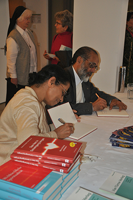 Painadath und Sr. Rose Buchvorstellung bei missio