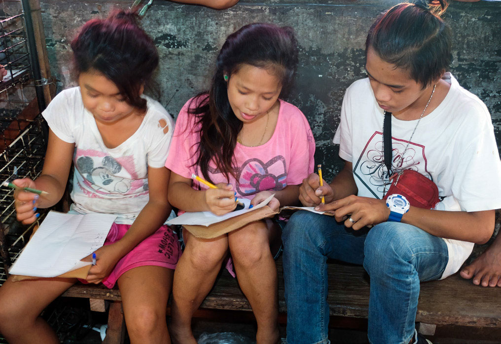 Philippinen Manila Kuya Center 4