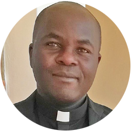 Uganda Neupriester Kinyamasika kopf