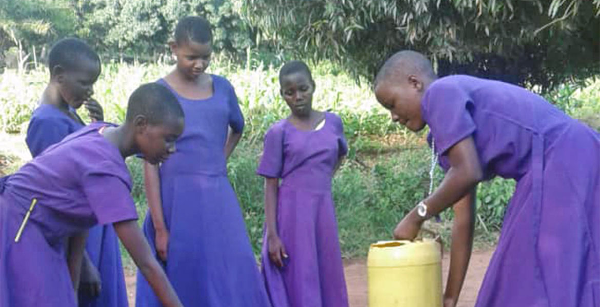 Tansania: Sauberes Trinkwasser f&uuml;r Schulkinder