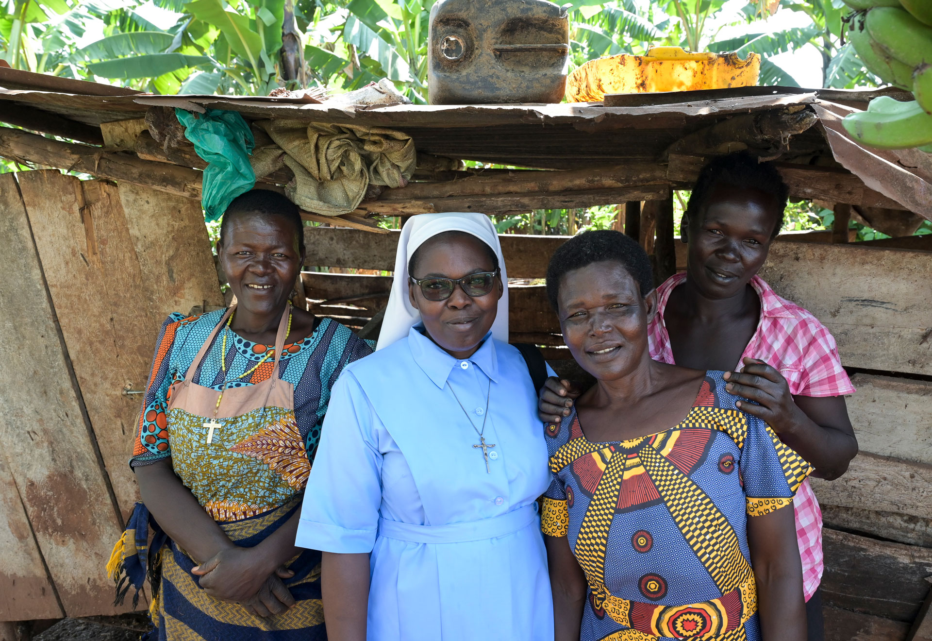 Schwester Veronica steht an der Seite von Frauen in Uganda - hier im Bild und übertragen.