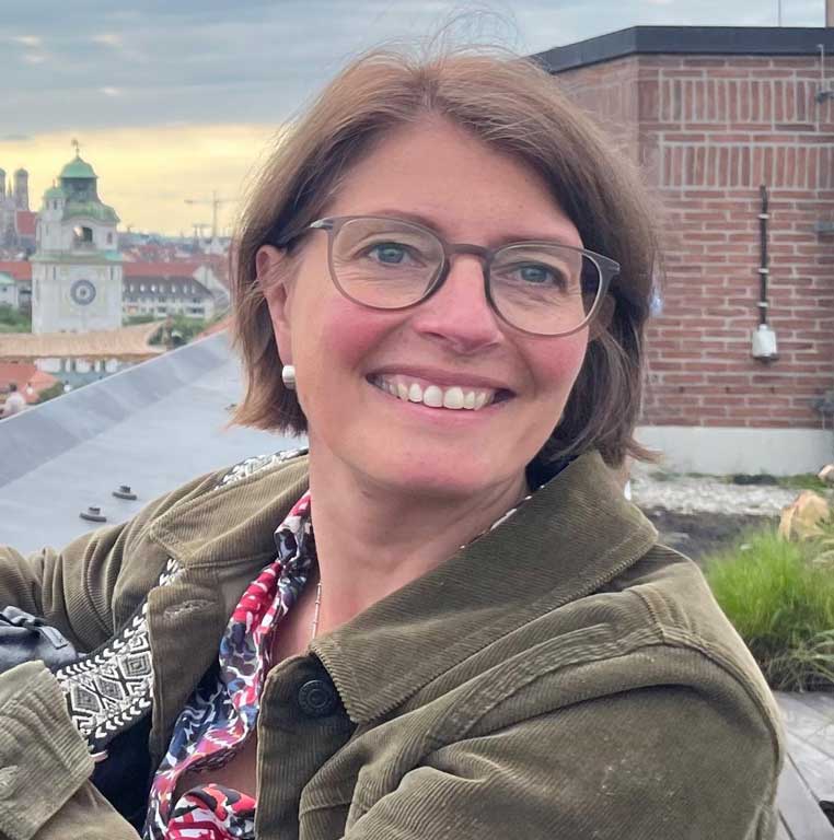 Porträt von missio-Mitarbeiterin Maike Telkamp