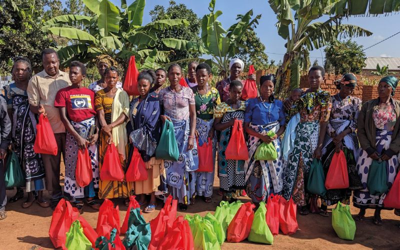 Die Bilder zeigen jeweils Protagonisten der verlinkten Projekte aus dem Bereich Frauen stärken