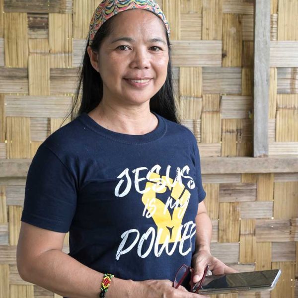 Friedensaktivistin Jocelyn Aquiatan aus Mindanao auf den Philippinen.