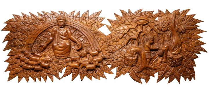 Schnitzkunstrelief aus Malawi aus der missio-Hauskapelle. Das Werk symbolisiert ebenfalls "Geschwisterlich handeln".