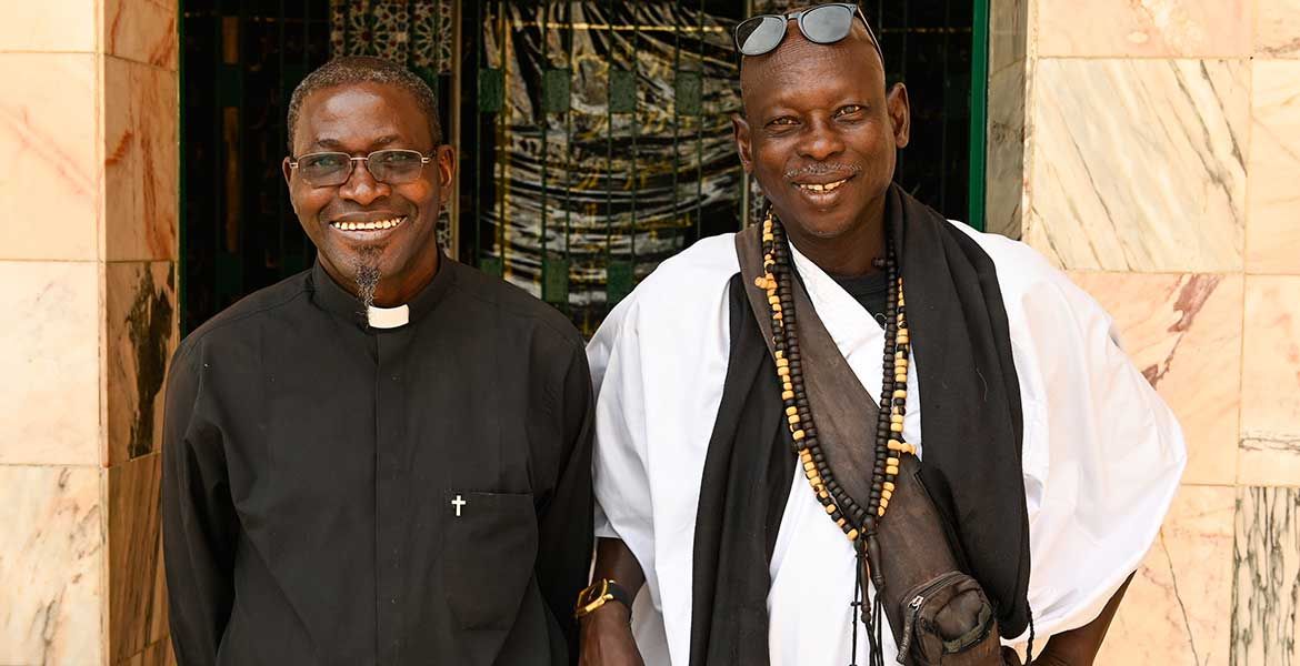 Interreligiöser Dialog im Senegal: der katholischer Pfarrer Philippe Bayouga Mbengue und der Muslim Mamadou Diabaye in Touba