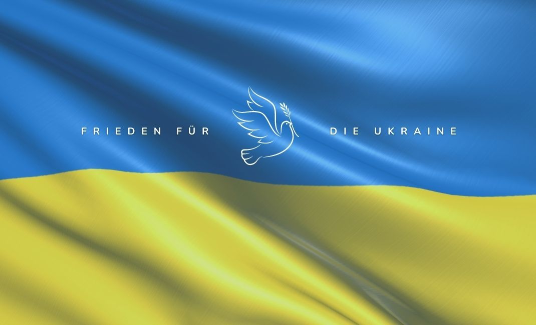 Flagge mit Wunsch: Frieden für die Ukraine