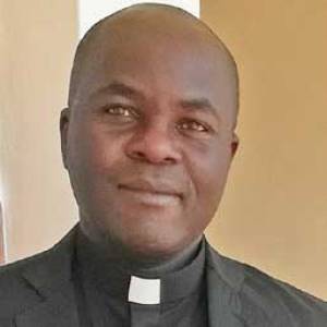 Pater Vincent Muhindo, Leiter des Nationalen Großen Seminars St. Paul Kinyamasika in Uganda.