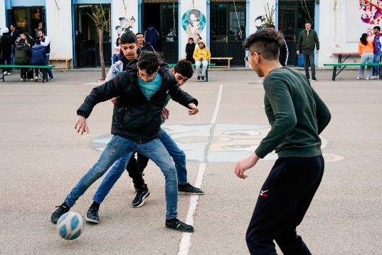 Jungs beim Fußball spielen - Angebote von Don Bosco für Jugendliche in Damaskus. Foto: Friedrich Stark